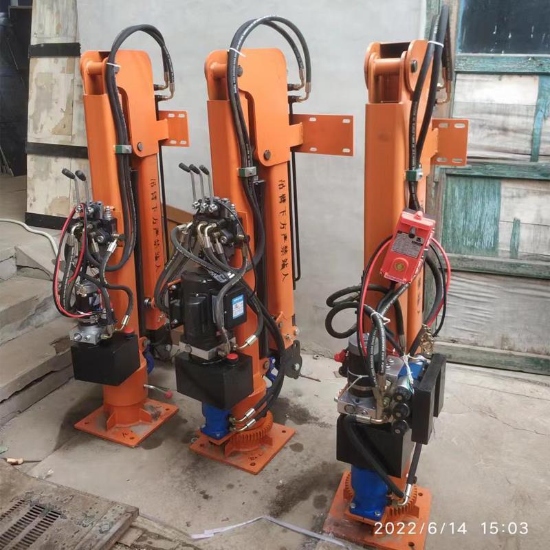 阿勒泰市重汽蓝牌随车吊 3.2吨 国六动力强 液压驱动 农用自卸起重机